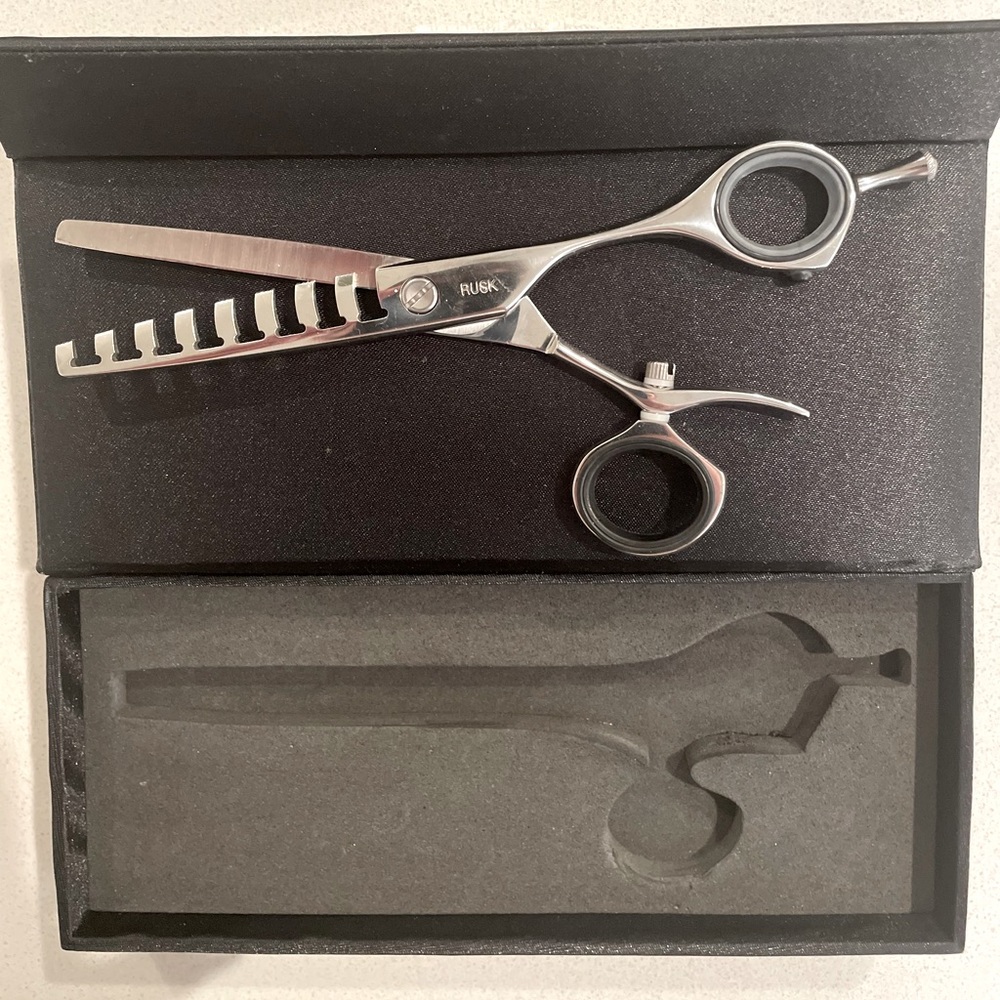 Rusk Professional Alpha Blade Rotating Thumb Shear - 8 Tooth